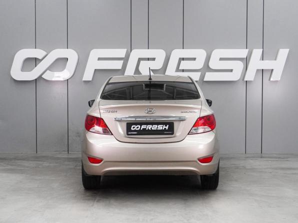 Hyundai Solaris I с пробегом 2014 года, цена 954 000 рублей, 184474 км, седан, Автокод Объявления