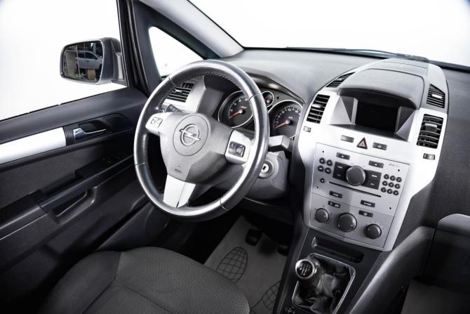 Opel Zafira B Рестайлинг с пробегом 2012 года, цена 679 000 рублей, 360000 км, компактвэн, Автокод Объявления