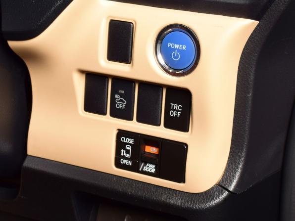 Toyota Noah III (R80) с пробегом 2014 года, цена 1 699 995 рублей, 121384 км, минивэн, Автокод Объявления