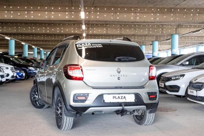 Renault Sandero II с пробегом 2015 года, цена 899 000 рублей, 154208 км, хэтчбек, Автокод Объявления