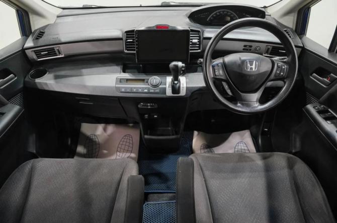Honda Freed I с пробегом 2011 года, цена 1 049 000 рублей, 202000 км, компактвэн, Автокод Объявления