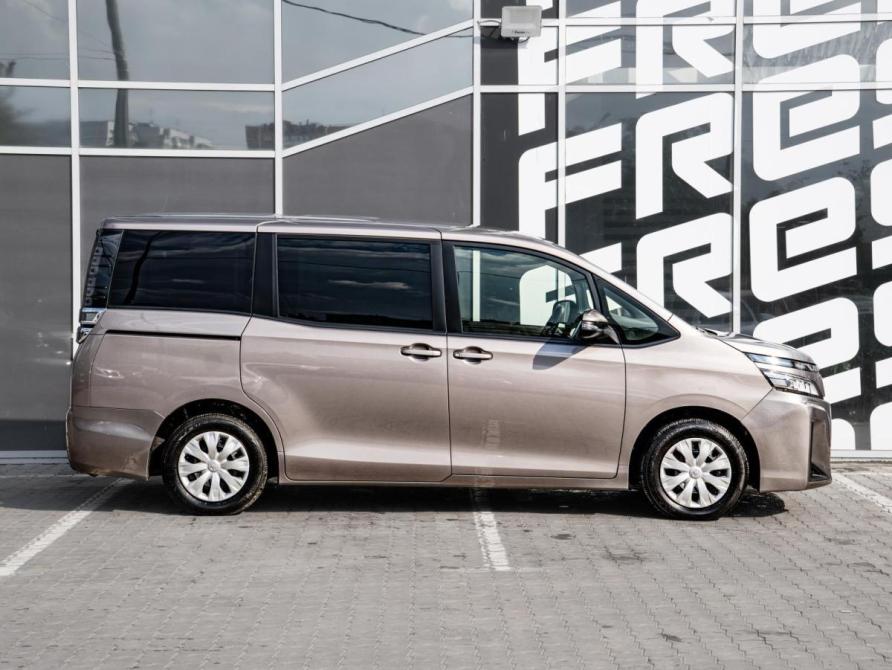 Toyota Voxy III (R80) Рестайлинг Краснодар  - изображение 5