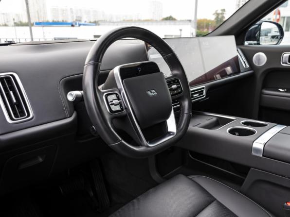 Li Auto (Lixiang) L9 I Рестайлинг с пробегом 2024 года, цена 7 478 000 рублей, 21844 км, внедорожник, Автокод Объявления