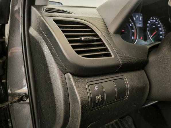 Hyundai Solaris I с пробегом 2012 года, цена 720 000 рублей, 105409 км, хэтчбек, Автокод Объявления