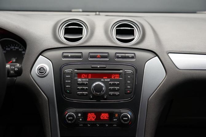 Ford Mondeo IV Рестайлинг с пробегом 2012 года, цена 998 000 рублей, 182235 км, седан, Автокод Объявления