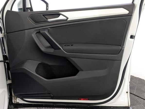 Volkswagen Tiguan II Рестайлинг с пробегом 2021 года, цена 2 640 000 рублей, 59202 км, внедорожник, Автокод Объявления