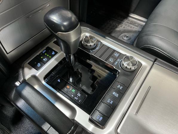 Toyota Land Cruiser 200 Series Рестайлинг 2 с пробегом 2016 года, цена 5 700 000 рублей, 133346 км, внедорожник, Автокод Объявления