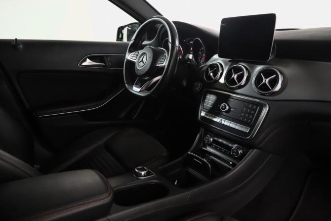 Mercedes-Benz GLA I (X156) Рестайлинг с пробегом 2017 года, цена 2 600 000 рублей, 69965 км, внедорожник, Автокод Объявления