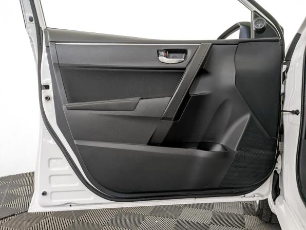 Toyota Corolla XI (E160 E170 E180) Рестайлинг 1 с пробегом 2017 года, цена 1 765 000 рублей, 81962 км, седан, Автокод Объявления