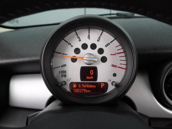 Mini Hatch II (R56) Рестайлинг с пробегом 2013 года, цена 1 272 000 рублей, 100379 км, хэтчбек, Автокод Объявления