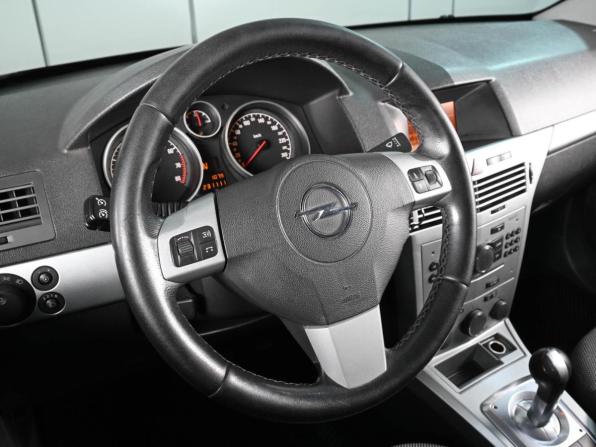 Opel Astra H Рестайлинг с пробегом 2010 года, цена 585 000 рублей, 231111 км, седан, Автокод Объявления