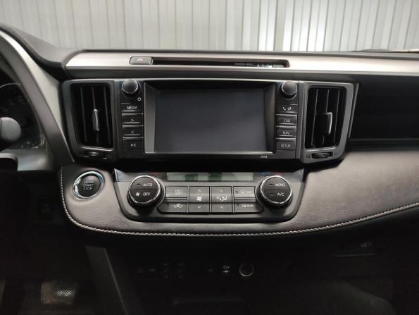 Toyota RAV4 IV (XA40) Рестайлинг с пробегом 2017 года, цена 2 630 000 рублей, 28526 км, внедорожник, Автокод Объявления