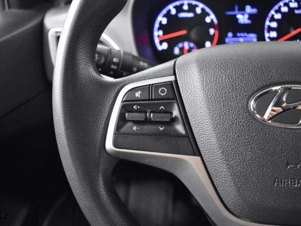 Hyundai Solaris II с пробегом 2017 года, цена 1 163 100 рублей, 90010 км, седан, Автокод Объявления