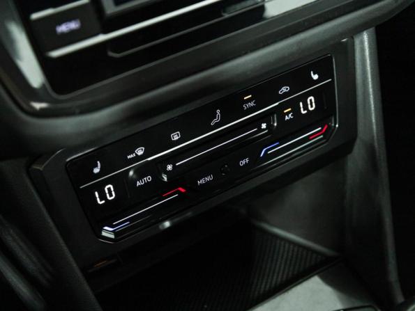 Volkswagen Tiguan II Рестайлинг с пробегом 2021 года, цена 1 799 585 рублей, 164935 км, внедорожник, Автокод Объявления