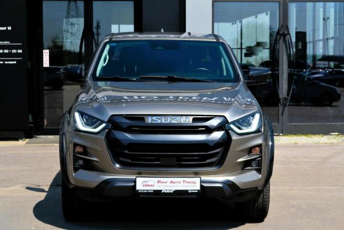 Isuzu D-Max III с пробегом 2023 года, цена 3 300 000 рублей, 30123 км, пикап, Автокод Объявления