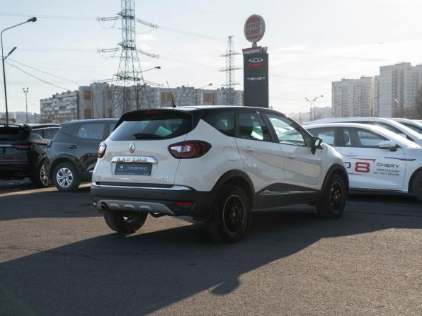 Renault Kaptur I с пробегом 2017 года, цена 1 550 000 рублей, 122717 км, внедорожник, Автокод Объявления