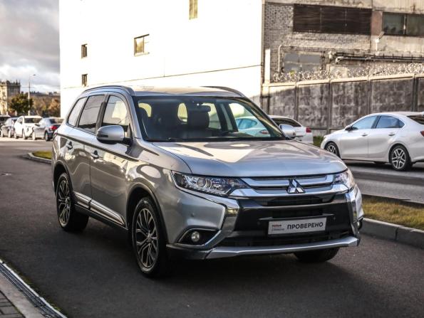 Mitsubishi Outlander III Рестайлинг 2 с пробегом 2018 года, цена 1 948 777 рублей, 112500 км, внедорожник, Автокод Объявления