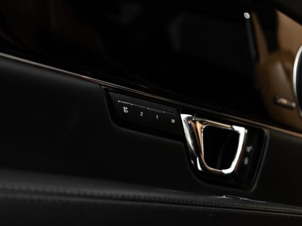 Jaguar XJ IV (X351) Рестайлинг с пробегом 2016 года, цена 1 950 000 рублей, 170929 км, седан, Автокод Объявления
