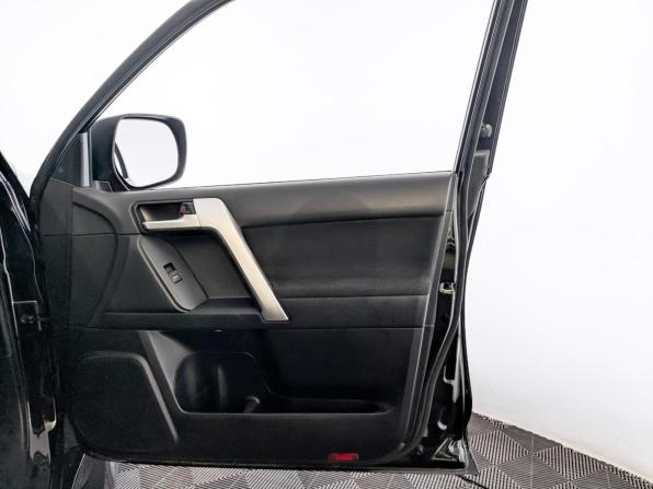 Toyota Land Cruiser Prado 150 Series Рестайлинг 3 с пробегом 2021 года, цена 5 630 000 рублей, 108602 км, внедорожник, Автокод Объявления