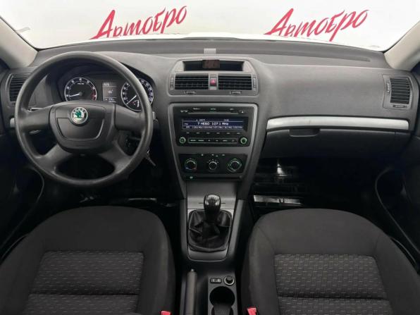 Skoda Octavia II (A5) Рестайлинг с пробегом 2013 года, цена 810 000 рублей, 128354 км, лифтбек, Автокод Объявления