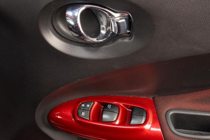 Nissan Juke I с пробегом 2012 года, цена 1 169 000 рублей, 74904 км, внедорожник, Автокод Объявления