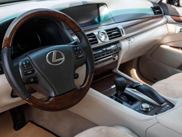 Lexus LS IV Рестайлинг 2 с пробегом 2012 года, цена 1 990 000 рублей, 243589 км, седан, Автокод Объявления