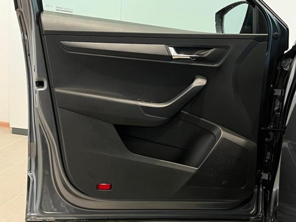 Skoda Karoq I с пробегом 2021 года, цена 2 740 000 рублей, 36487 км, внедорожник, Автокод Объявления