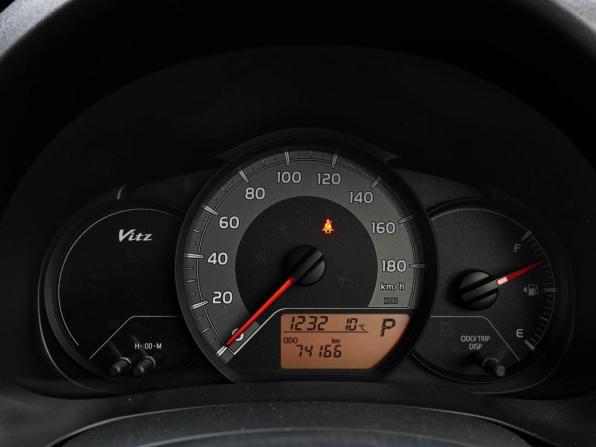 Toyota Vitz III (XP130) Рестайлинг 2 с пробегом 2019 года, цена 899 000 рублей, 74165 км, хэтчбек, Автокод Объявления