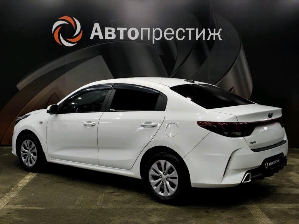 Kia Rio IV Рестайлинг с пробегом 2020 года, цена 1 300 000 рублей, 88000 км, седан, Автокод Объявления