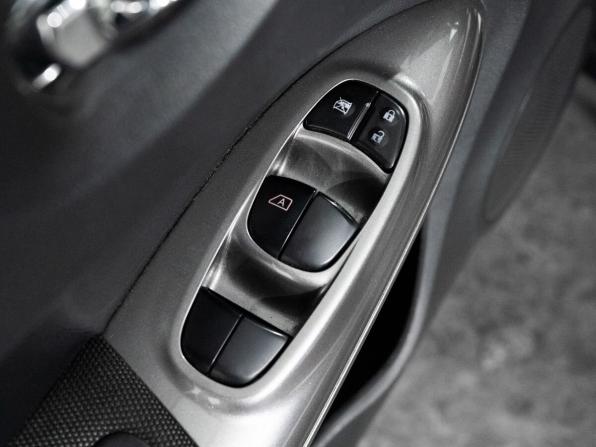 Nissan Juke I с пробегом 2012 года, цена 945 000 рублей, 150108 км, внедорожник, Автокод Объявления