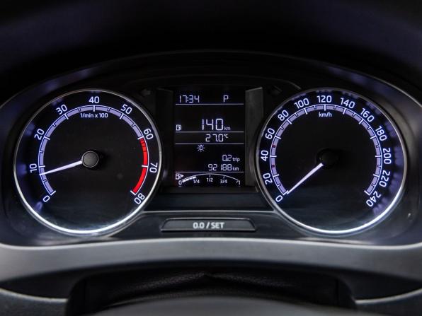 Skoda Rapid I Рестайлинг с пробегом 2017 года, цена 1 188 000 рублей, 92188 км, лифтбек, Автокод Объявления