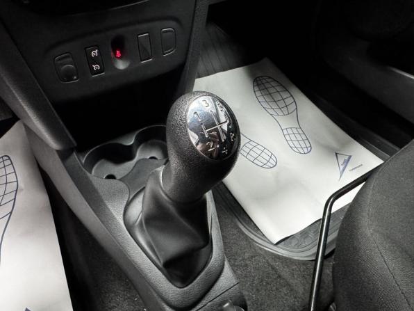 Renault Sandero II с пробегом 2017 года, цена 915 000 рублей, 120933 км, хэтчбек, Автокод Объявления