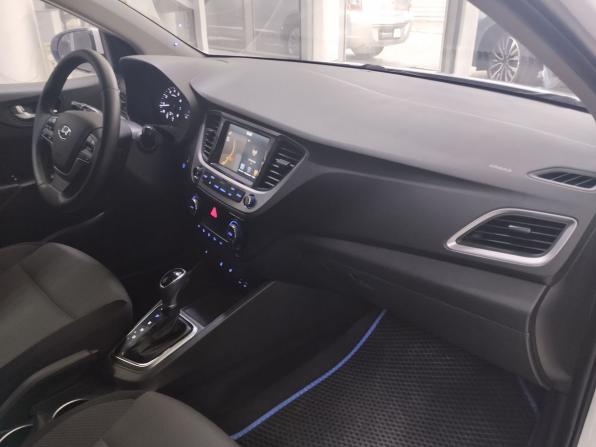 Hyundai Solaris II с пробегом 2017 года, цена 1 350 000 рублей, 203735 км, седан, Автокод Объявления
