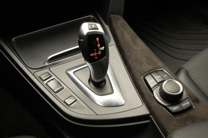 BMW 3 серии VI (F3x) Рестайлинг с пробегом 2016 года, цена 2 175 000 рублей, 72400 км, седан, Автокод Объявления