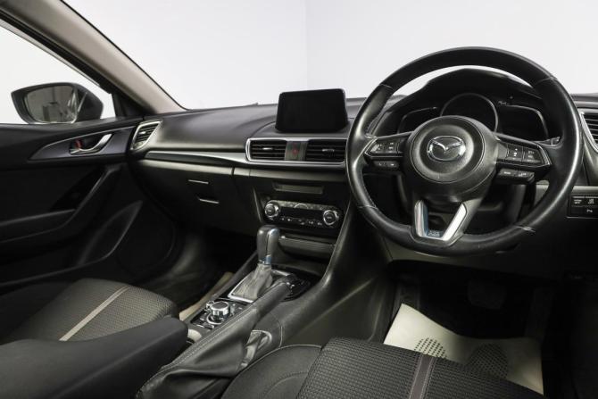 Mazda Axela III Рестайлинг с пробегом 2016 года, цена 1 529 000 рублей, 66565 км, хэтчбек, Автокод Объявления