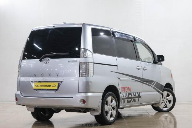 Toyota Voxy I (R60) с пробегом 2006 года, цена 1 149 000 рублей, 282000 км, компактвэн, Автокод Объявления