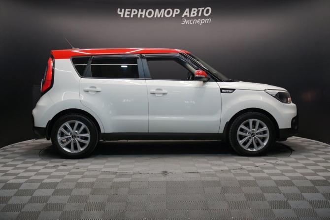 Kia Soul II Рестайлинг с пробегом 2018 года, цена 1 707 000 рублей, 97000 км, хэтчбек, Автокод Объявления