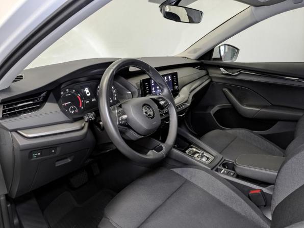 Skoda Octavia IV (A8) с пробегом 2021 года, цена 2 345 000 рублей, 52991 км, лифтбек, Автокод Объявления