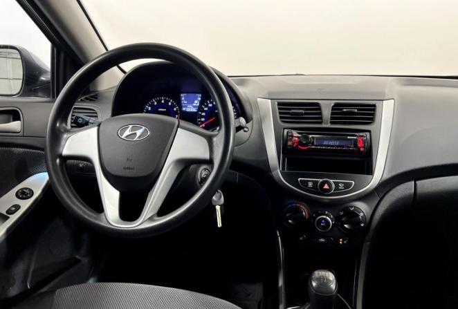 Hyundai Solaris I с пробегом 2014 года, цена 900 000 рублей, 100308 км, седан, Автокод Объявления