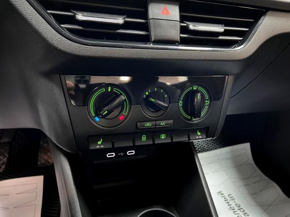 Skoda Rapid II с пробегом 2021 года, цена 1 650 000 рублей, 53028 км, лифтбек, Автокод Объявления