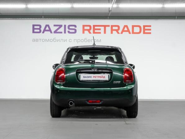 Mini Hatch III (F55/F56) Рестайлинг с пробегом 2018 года, цена 1 499 000 рублей, 131375 км, хэтчбек, Автокод Объявления