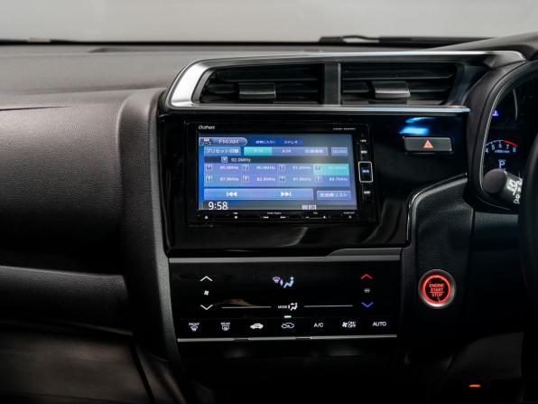 Honda Fit III Рестайлинг с пробегом 2018 года, цена 1 460 000 рублей, 5271 км, хэтчбек, Автокод Объявления