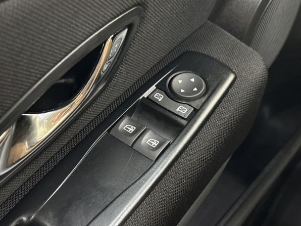 Renault Fluence I Рестайлинг с пробегом 2014 года, цена 935 000 рублей, 61086 км, седан, Автокод Объявления