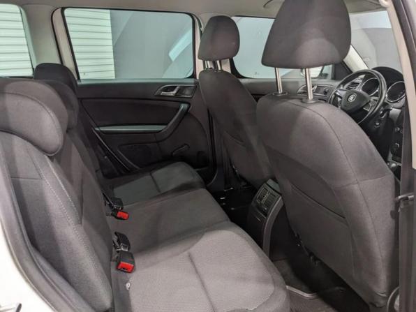 Skoda Yeti I Рестайлинг с пробегом 2015 года, цена 1 370 000 рублей, 88000 км, внедорожник, Автокод Объявления