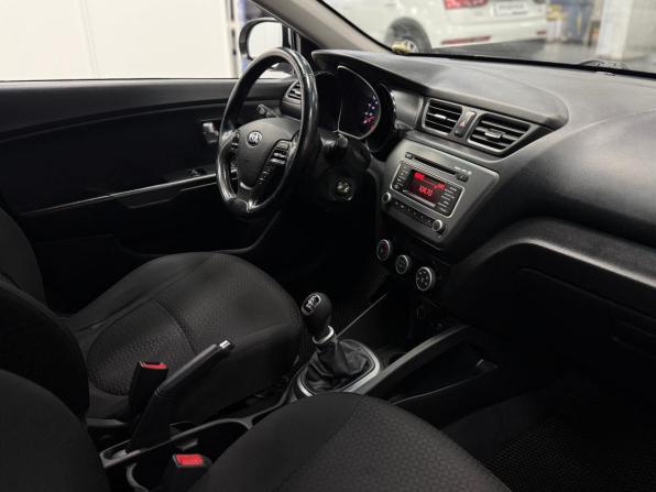 Kia Rio III Рестайлинг с пробегом 2015 года, цена 900 000 рублей, 169307 км, седан, Автокод Объявления