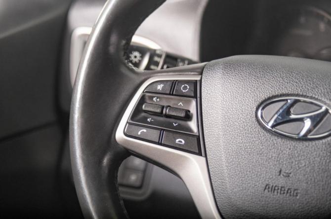 Hyundai Solaris II с пробегом 2018 года, цена 1 349 000 рублей, 101500 км, седан, Автокод Объявления