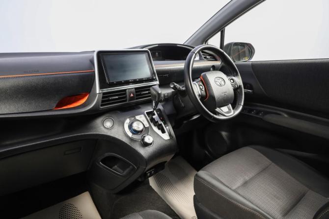 Toyota Sienta II Рестайлинг с пробегом 2020 года, цена 1 849 000 рублей, 44500 км, компактвэн, Автокод Объявления