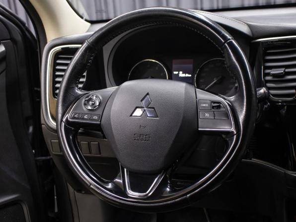 Mitsubishi Outlander III Рестайлинг 2 с пробегом 2018 года, цена 1 598 000 рублей, 160856 км, внедорожник, Автокод Объявления
