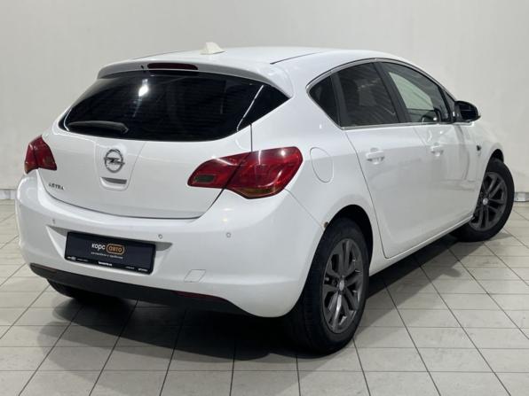 Opel Astra J с пробегом 2011 года, цена 685 000 рублей, 216000 км, хэтчбек, Автокод Объявления