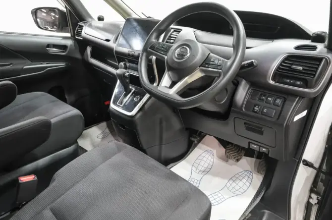 Nissan Serena V (C27) с пробегом 2016 года, цена 1 619 000 рублей, 215000 км, минивэн, Автокод Объявления